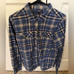 Patagonia Women’s Blue and Tan Organic Plaid Flannel Shirt